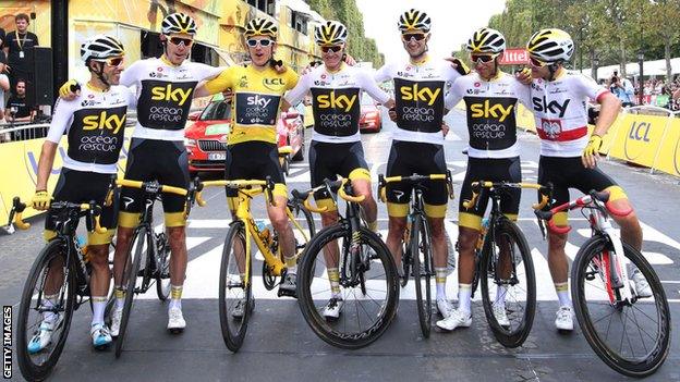 Geraint Thomas of Great Britain Yellow Leader Jersey, Christopher Froome of Great Britain, Egan Arley Bernal of Colombia, Jonathan Castroviejo of Spain, Michal Kwiatkowski of Poland, Wout Poels of The Netherlands, Luke Rowe of Great Britain