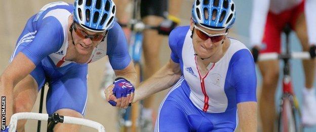 Rob Hayles and Sir Bradley Wiggins in the madison