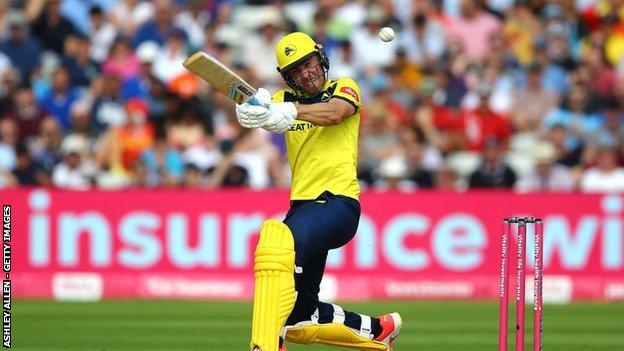 Hampshire's Joe Weatherley hammered five sixes in his 71 - the highest Finals Day score in three years