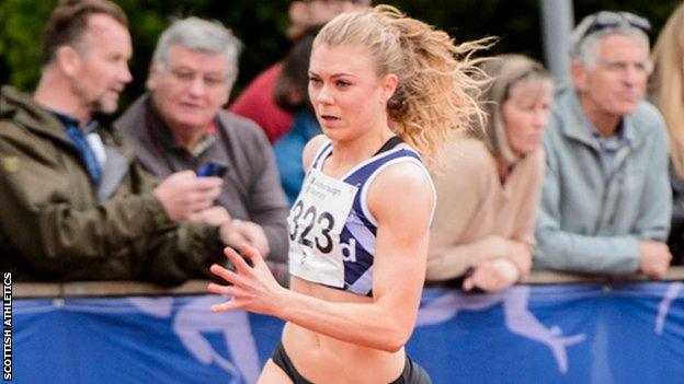 Beth Dobbin running at Loughborough in 2017