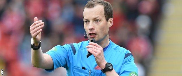 Referee Willie Collum