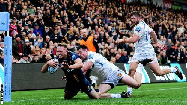 Worcester winger Perry Humphreys scored the second of his two tries just before the break at Sixways