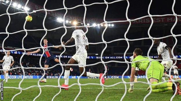 Julian Draxler scores for PSG