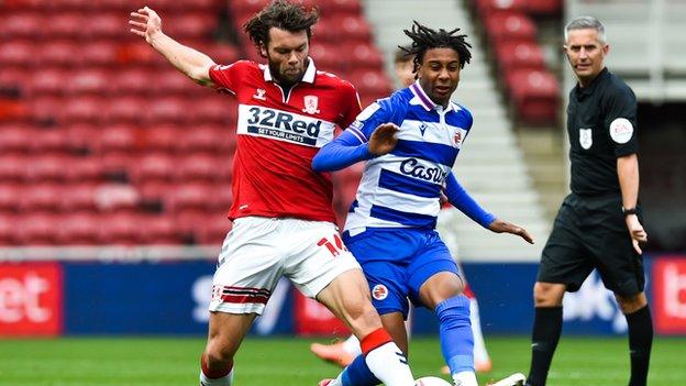 Jonny Howson (left) and Michael Olise