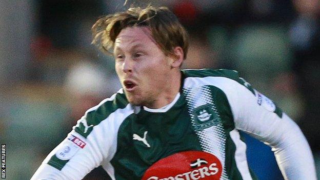 Simon Church playing for Plymouth Argyle