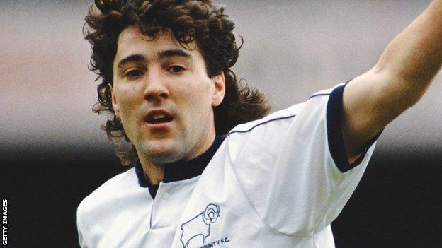 Dean Saunders in action for Derby