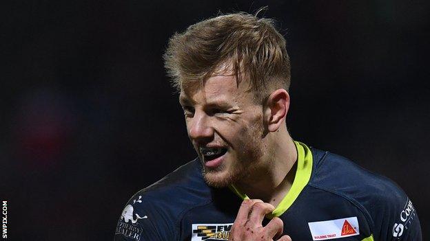 Tom Johnstone in action for Wakefield