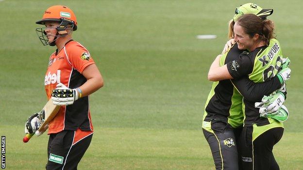 Sydney Thunder celebrate their victory over Perth Scorchers