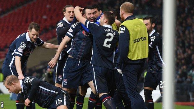 Paul Quinn (centre) after scoring the second goal