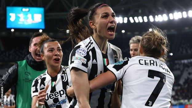 Agnese Bonfantini celebrates