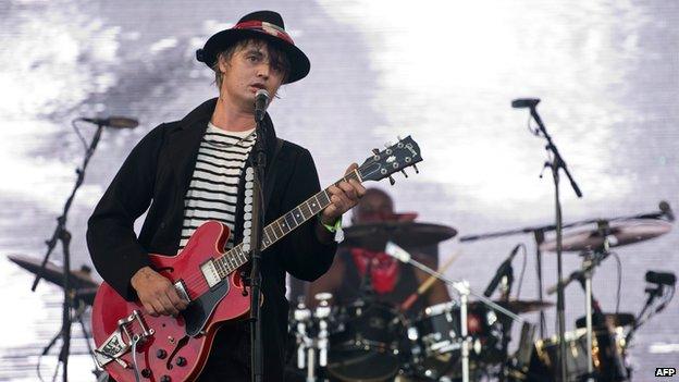 Pete Doherty on stage