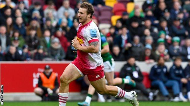 Andre Esterhuizen scoring for Harlequins against London Irish