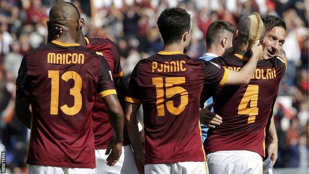 Roma celebrate