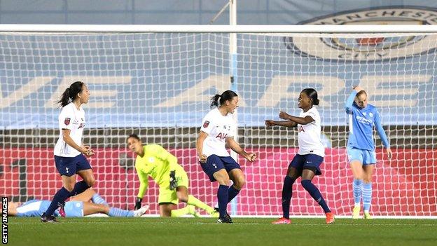 Rachel Williams scores