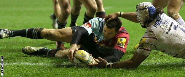 Tim Visser scores his third try of the game