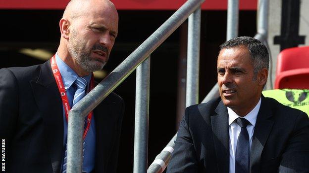 Mark Bowen (left) with Reading boss Jose Gomes