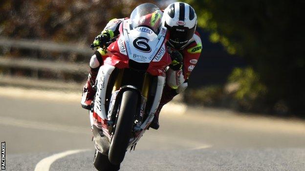 William Dunlop in action aboard Tim Martin's Temple Golf Club-backed Yamaha R1