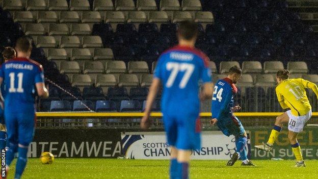 Aidan Nesbitt fires in the only goal of the night