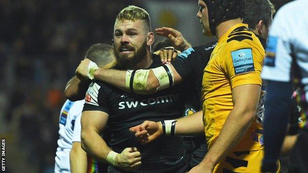 Luke Cowan-Dickie scores Exeter's second try against Wasps