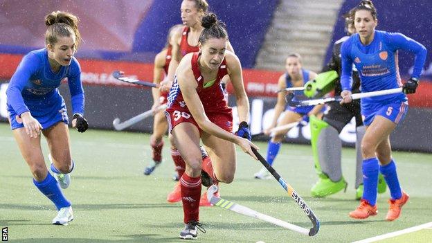 Fiona Crackles goes forward for GB