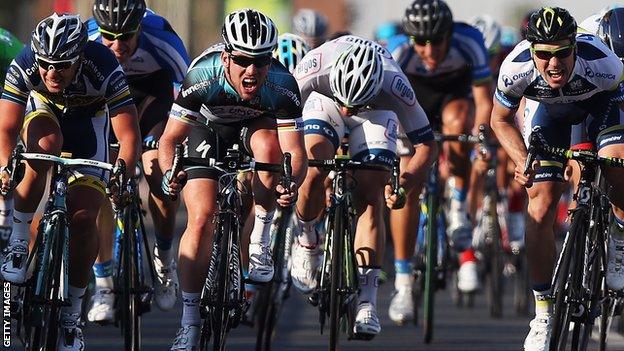 Mark Cavendish sprints to victory on stage three of the Tour of Qatar, 2013