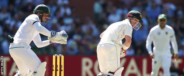 South Africa's Quinton de Kock and Australia's David Warner