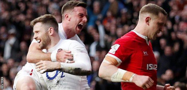 England celebrate Elliot Daly's try