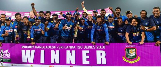 Sri Lanka with the Twenty20 series trophy