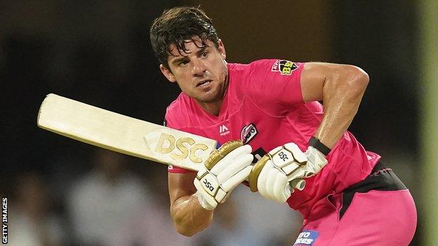 Moises Henriques in action for Sydney Sixers