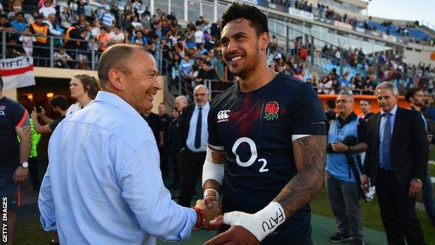 Jones congratulated Solomona after he scored a winning try on his England debut