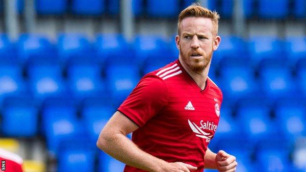 Adam Rooney in action for Aberdeen