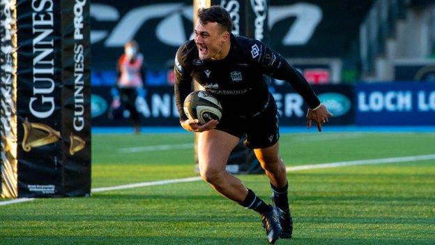 Cole Forbes scores a try for Glasgow Warriors