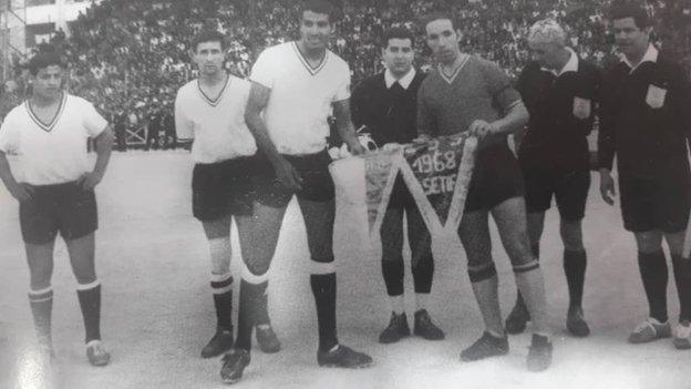 Abdelhamid Salhi (far left) ahead of the kick-off of the 1968 Algeria Cup Final between Entente Setif and NA Hussein Dey