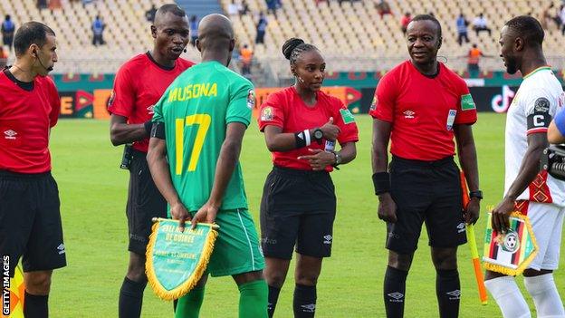 Salima Mukansanga during the Guinea vs Zimbabwe game