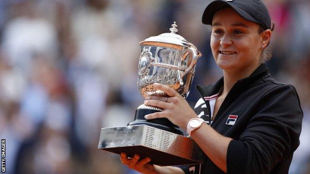 Ashleigh Barty with the French Open trophy