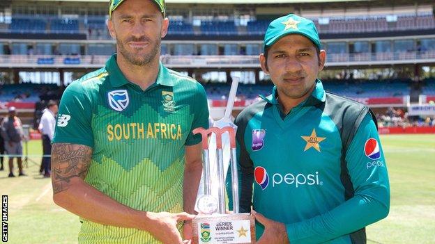 South Africa captain Faf du Plessis and Pakistan skipper Sarfaraz Ahmed