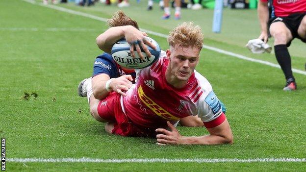 Louis Lynagh scores a try for Harlequins