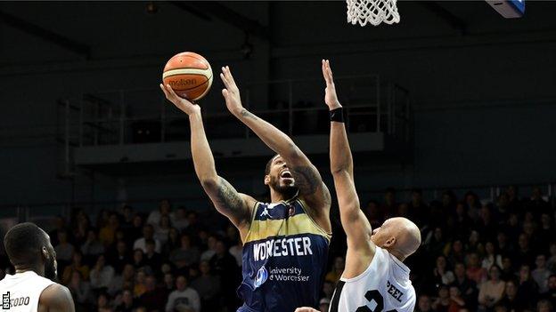 Amir Williams of Worcester Wolves