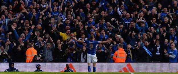 Jamie Vardy of Leicester celebrates in front of fans