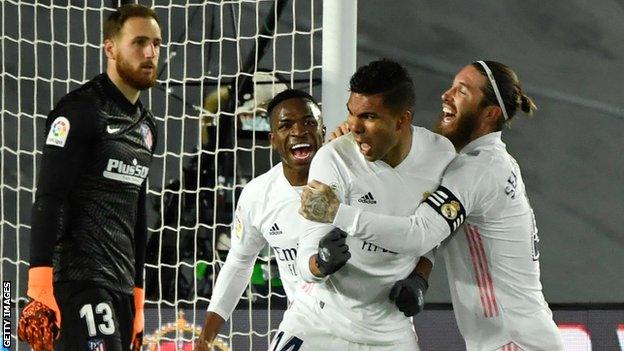 Real Madrid celebrate Casemiro's goal