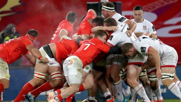 Munster and Ulster contest a scrum