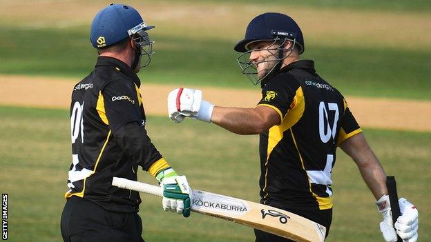 Cornwall celebrate beating Somerset