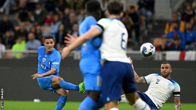 Giacomo Raspadori scores for Italy