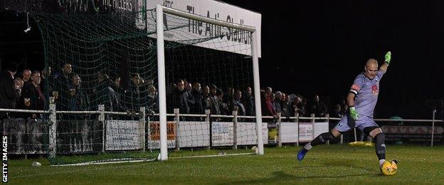 Cray Valley (Paper Mills) fans watch on