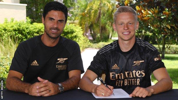 Arsenal's Mikel Arteta with new signing Oleksandr Zinchenko