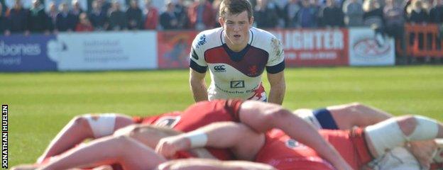 Scrum between Jersey and London Scottish