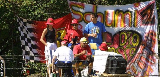 Italian Grand Prix fans in 2001