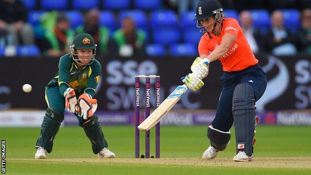 Charlotte Edwards batting for England