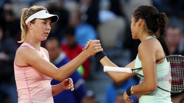 Emma Raducanu shakes hands with Linda Noskova after their 2022 French Open match