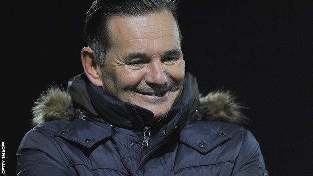 Sutton United boss Paul Doswell on the sidelines